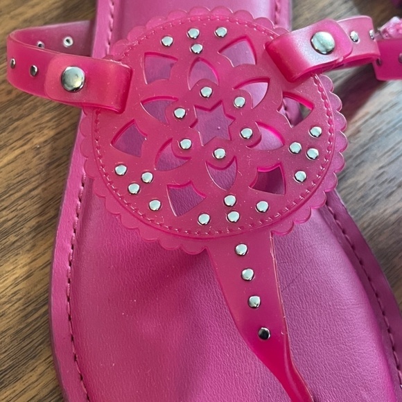 Torrid Sandal Shoes 8 Pink Medallion T Strap Slip On Faux Leather Preppy Hippie - Picture 5 of 12
